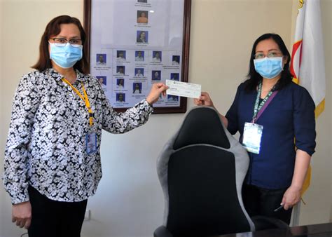 PCSO gives P2.5 million to Bacoor hospital .